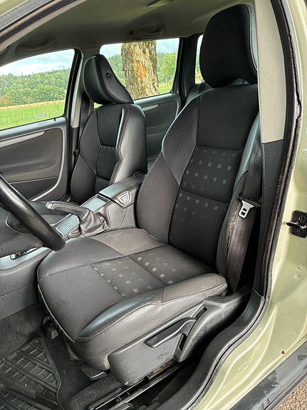 Volvo V70 9 of 15