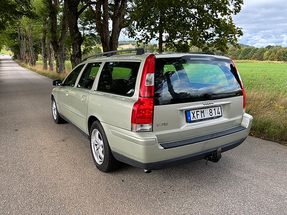 Volvo V70 4 of 15