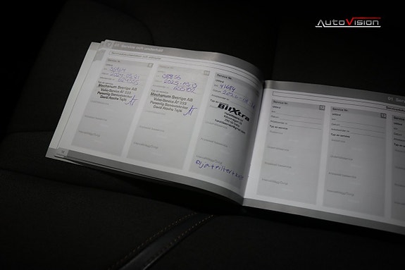 Volvo V40 Cross Country 27 of 27