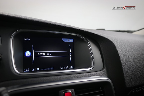 Volvo V40 Cross Country 10 of 27