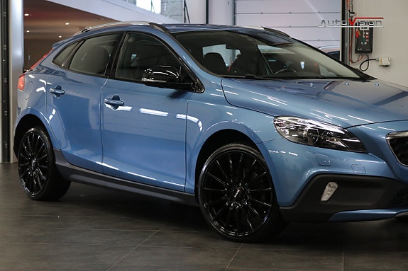 Volvo V40 Cross Country 3 of 27
