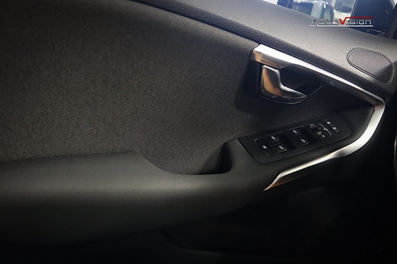Volvo V40 Cross Country 15 of 27