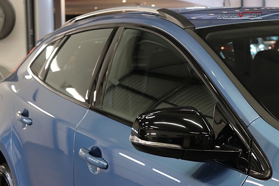 Volvo V40 Cross Country 7 of 27