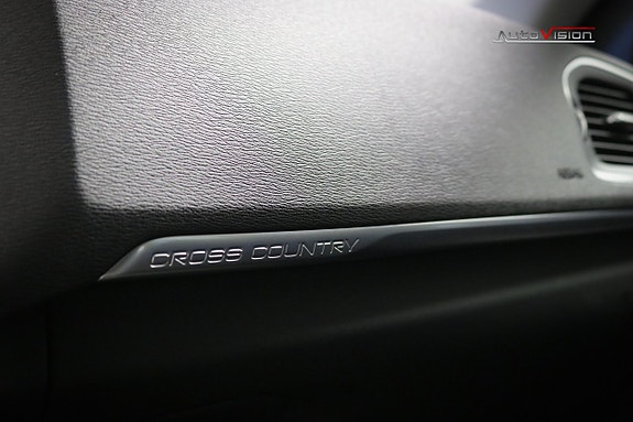 Volvo V40 Cross Country 13 of 27