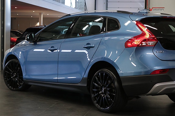 Volvo V40 Cross Country 5 of 27