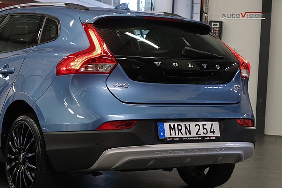 Volvo V40 Cross Country 6 of 27