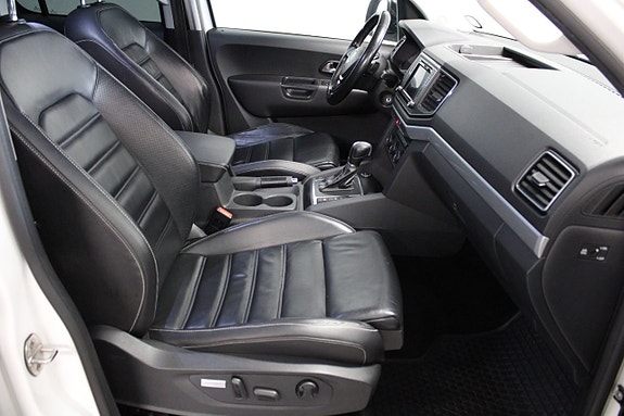 Volkswagen Amarok 10 of 13
