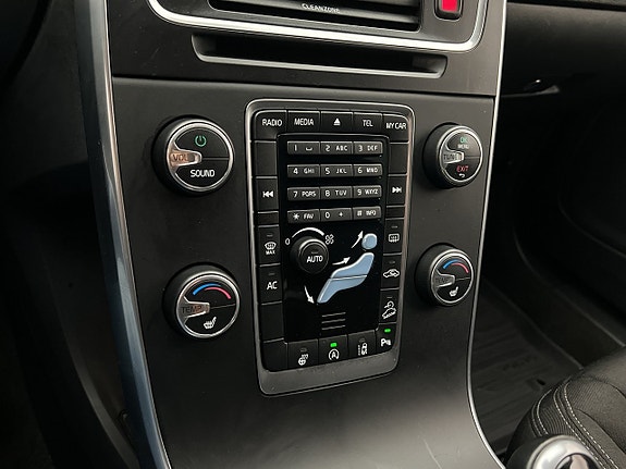 Volvo V60 Cross Country 21 of 29