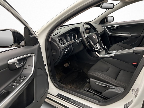 Volvo V60 Cross Country 14 of 29