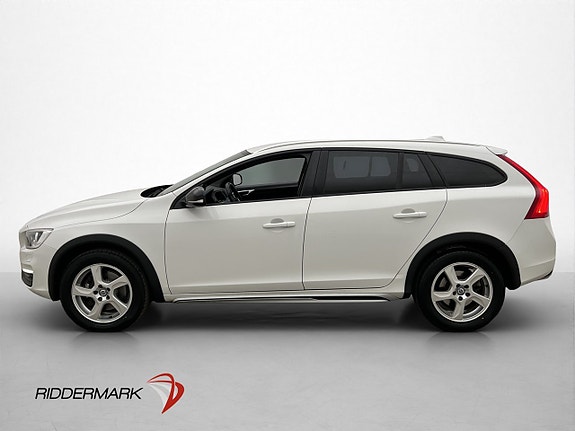 Volvo V60 Cross Country 2 of 29