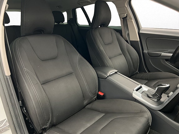 Volvo V60 Cross Country 10 of 29