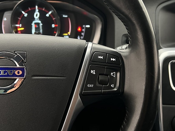 Volvo V60 Cross Country 17 of 29