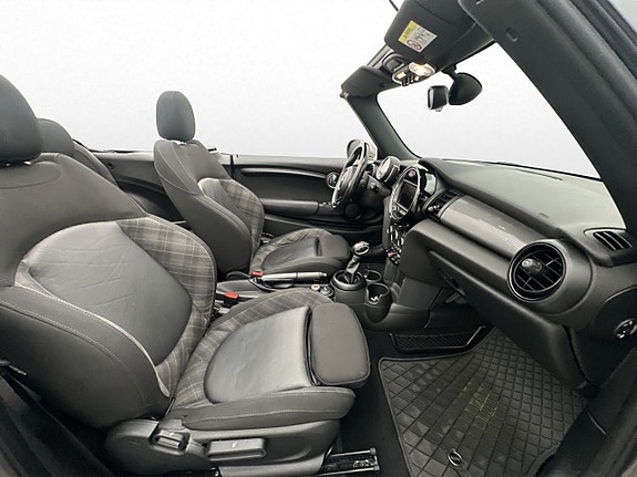 MINI Cooper 11 of 28