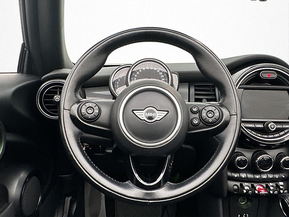 MINI Cooper 15 of 28