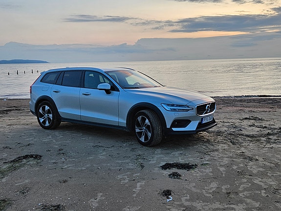 Volvo V60 Cross Country 3 of 4