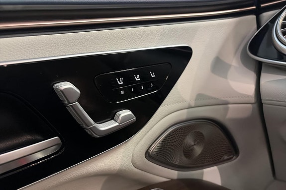Mercedes-Benz EQS580 13 of 25