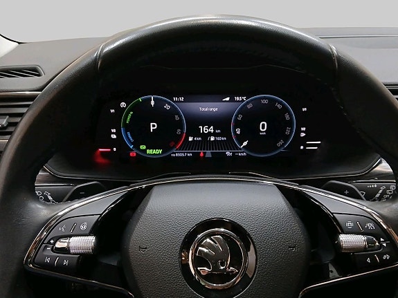 Skoda Superb 14 of 21