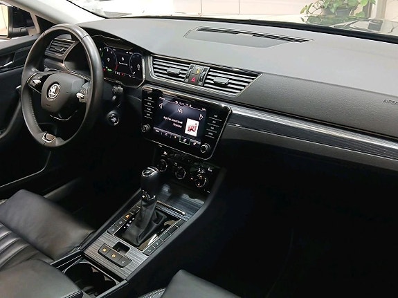 Skoda Superb 9 of 21