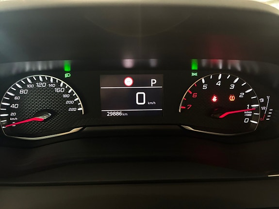 Peugeot 208 14 of 19