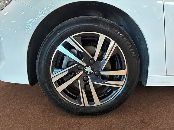 Peugeot 208 9 of 19