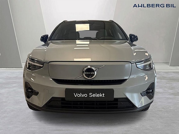Volvo EX40 6 of 29