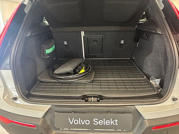 Volvo EX40 27 of 29