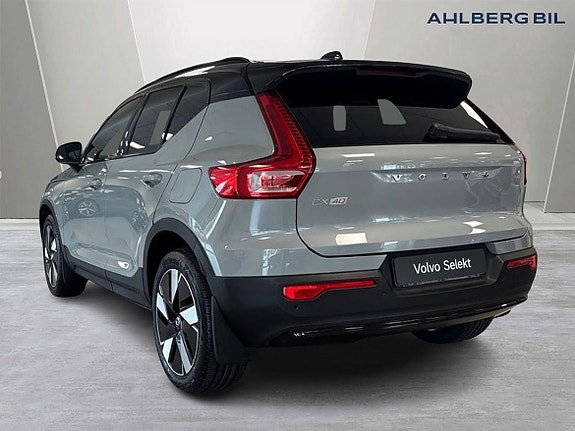 Volvo EX40 3 of 29