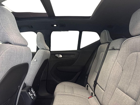 Volvo EX40 24 of 29