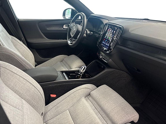 Volvo EX40 14 of 29