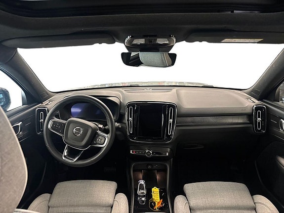 Volvo EX40 15 of 29