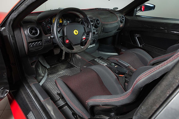 Ferrari 430 Scuderia 12 of 22