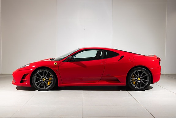 Ferrari 430 Scuderia 11 of 22