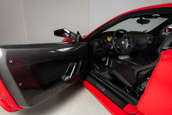 Ferrari 430 Scuderia 16 of 22