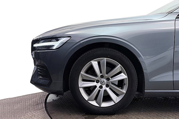 Volvo V60 11 of 30
