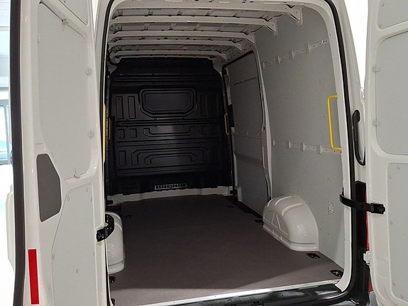 Volkswagen Crafter 12 of 12