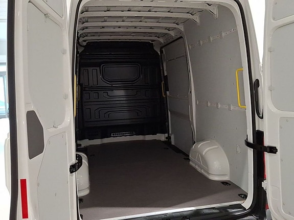 Volkswagen Crafter 12 of 12