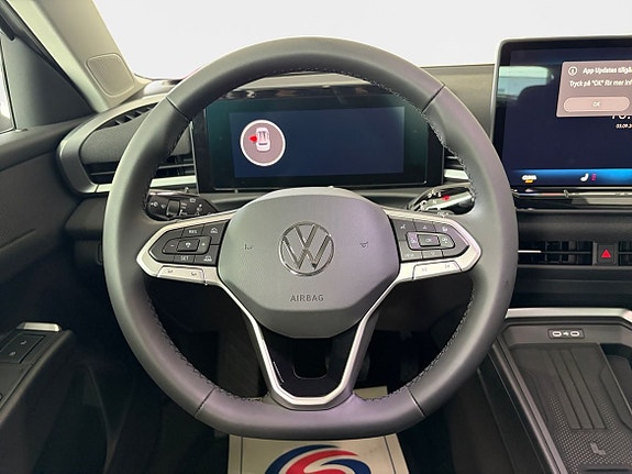Volkswagen T-Roc 12 of 15