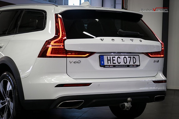 Volvo V60 Cross Country 6 of 30