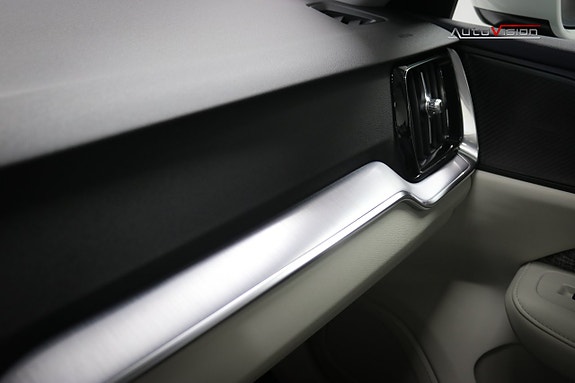 Volvo V60 Cross Country 14 of 30