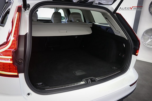 Volvo V60 Cross Country 28 of 30