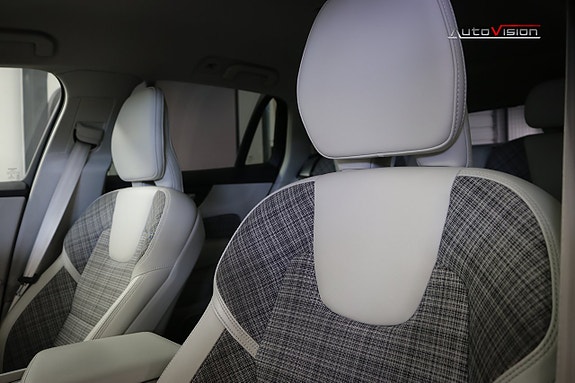 Volvo V60 Cross Country 24 of 30