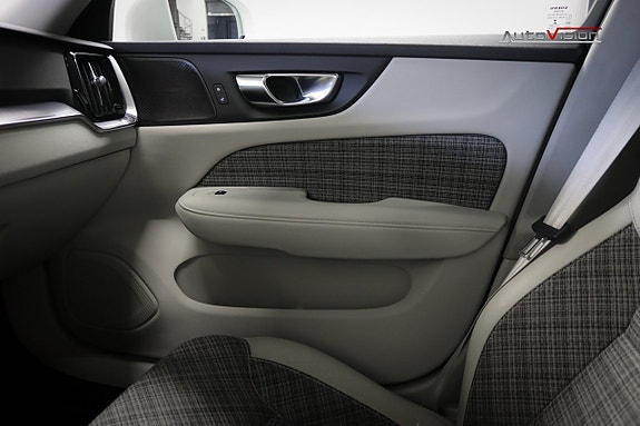 Volvo V60 Cross Country 15 of 30