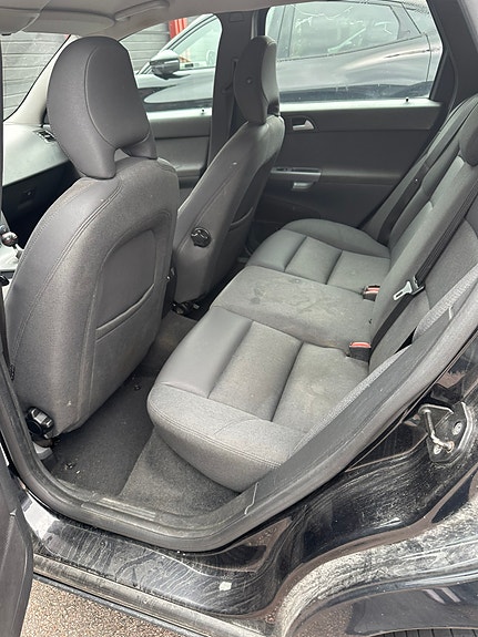 Volvo V50 4 of 22