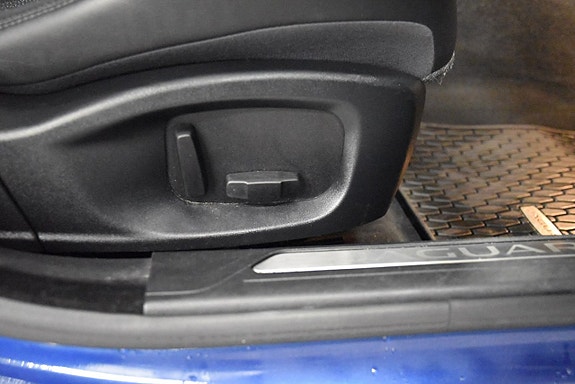 Jaguar XE 14 of 22