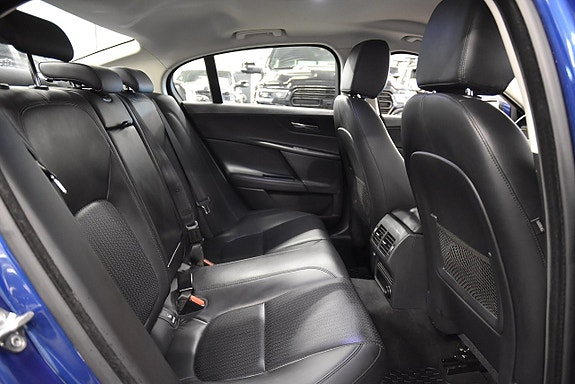 Jaguar XE 13 of 22