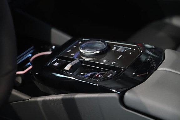 BMW i5 11 of 11