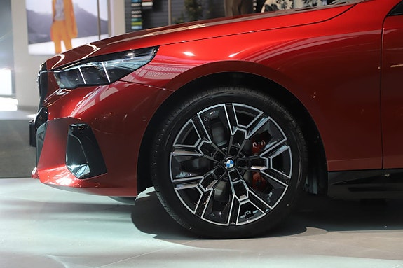 BMW i5 2 of 11