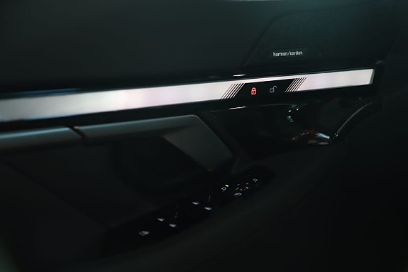 BMW i5 10 of 11