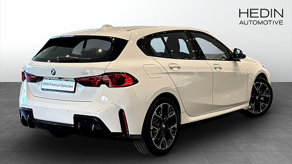 BMW 120 2 of 9