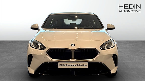BMW 120 8 of 9